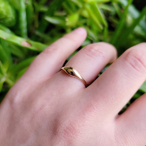 Handmade Solid 14K Gold Dainty Drop Baguette Ring, size 5.5 - Picture 7 of 16